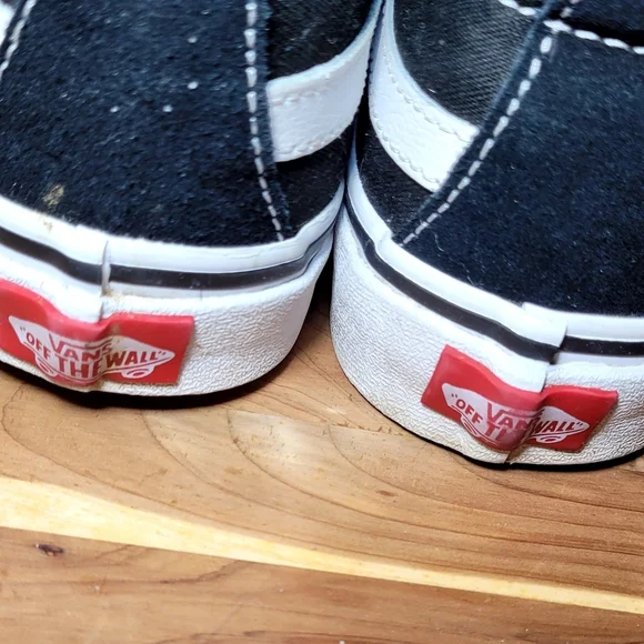 Vans Sk8-Hi sneakers in the classic Black/White color HIGH TOPS WMNS 8.5/MENS 7 - Picture 11 of 16